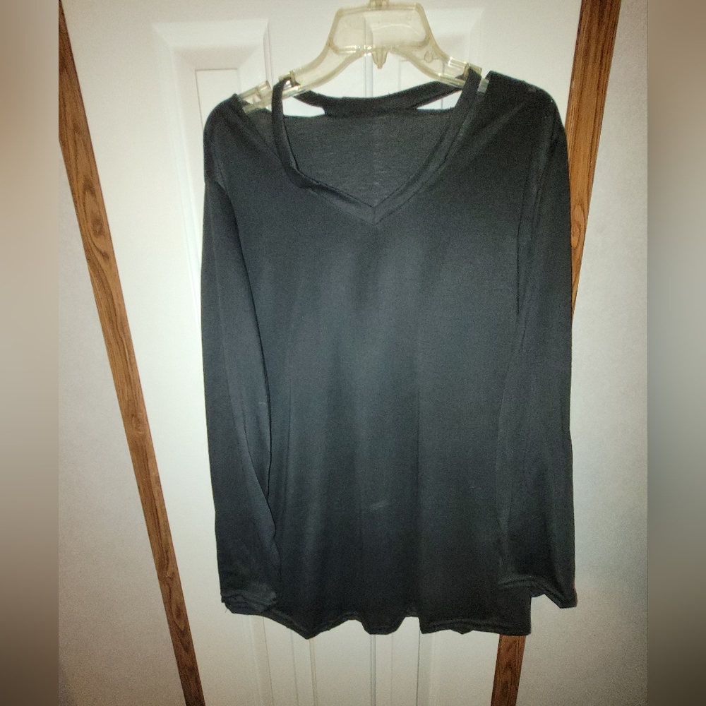 Black shirt - Picture 2 of 2